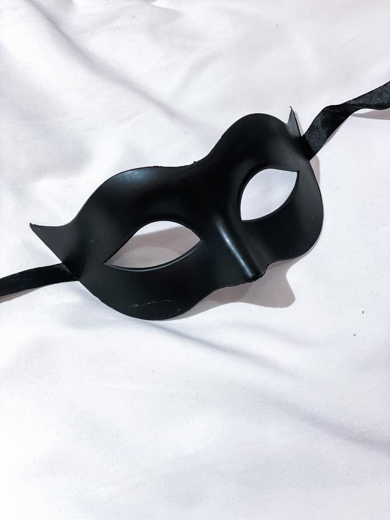 BASIC BLACK MASK