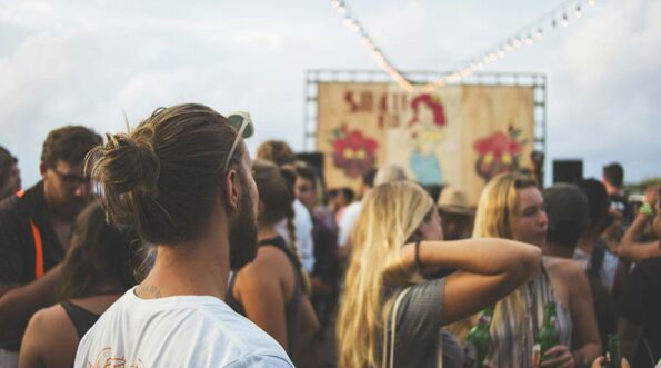 Upcycling Transforma tu lenceia en piezas unicas para festivales